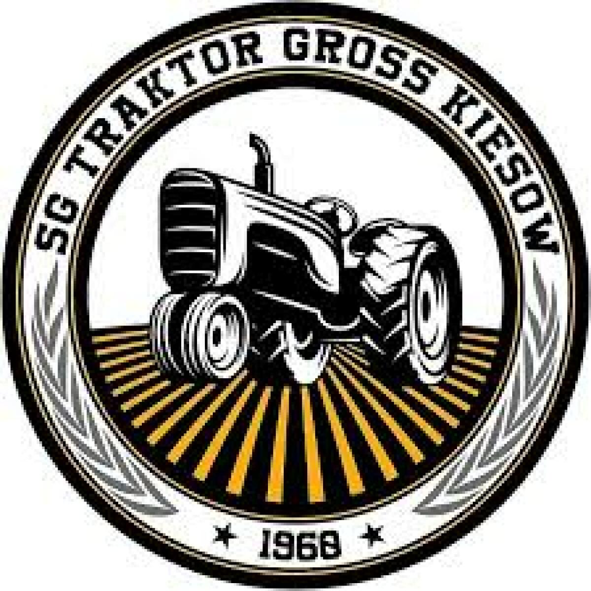 «Трактор» Грос-Кизов, Фото