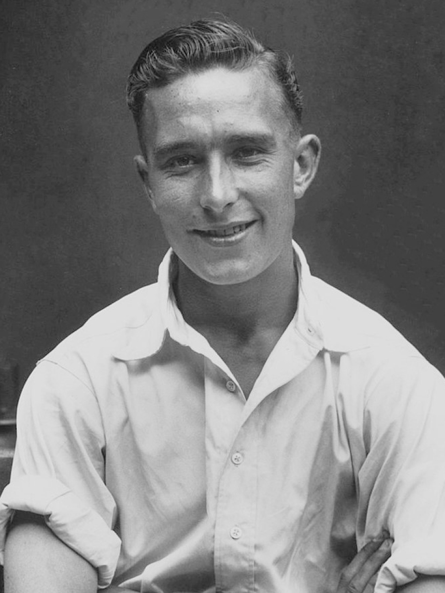 Комптон Денис Чарлз Скотт, Фото