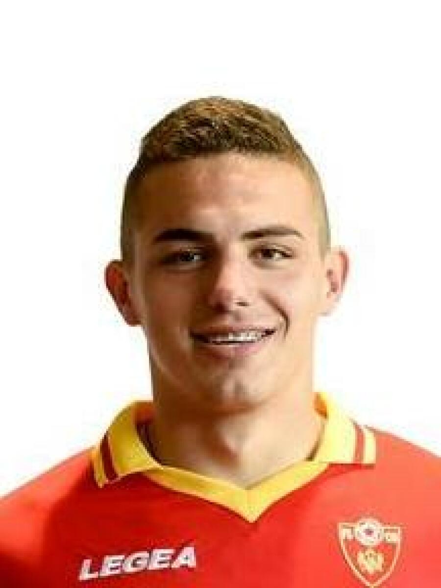 Крстович Никола, Фото