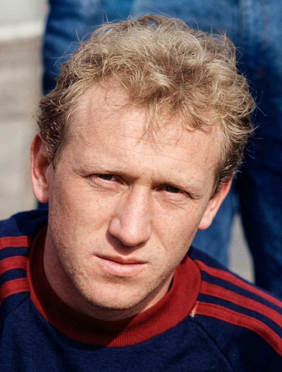 Избаш Виктор, Фото