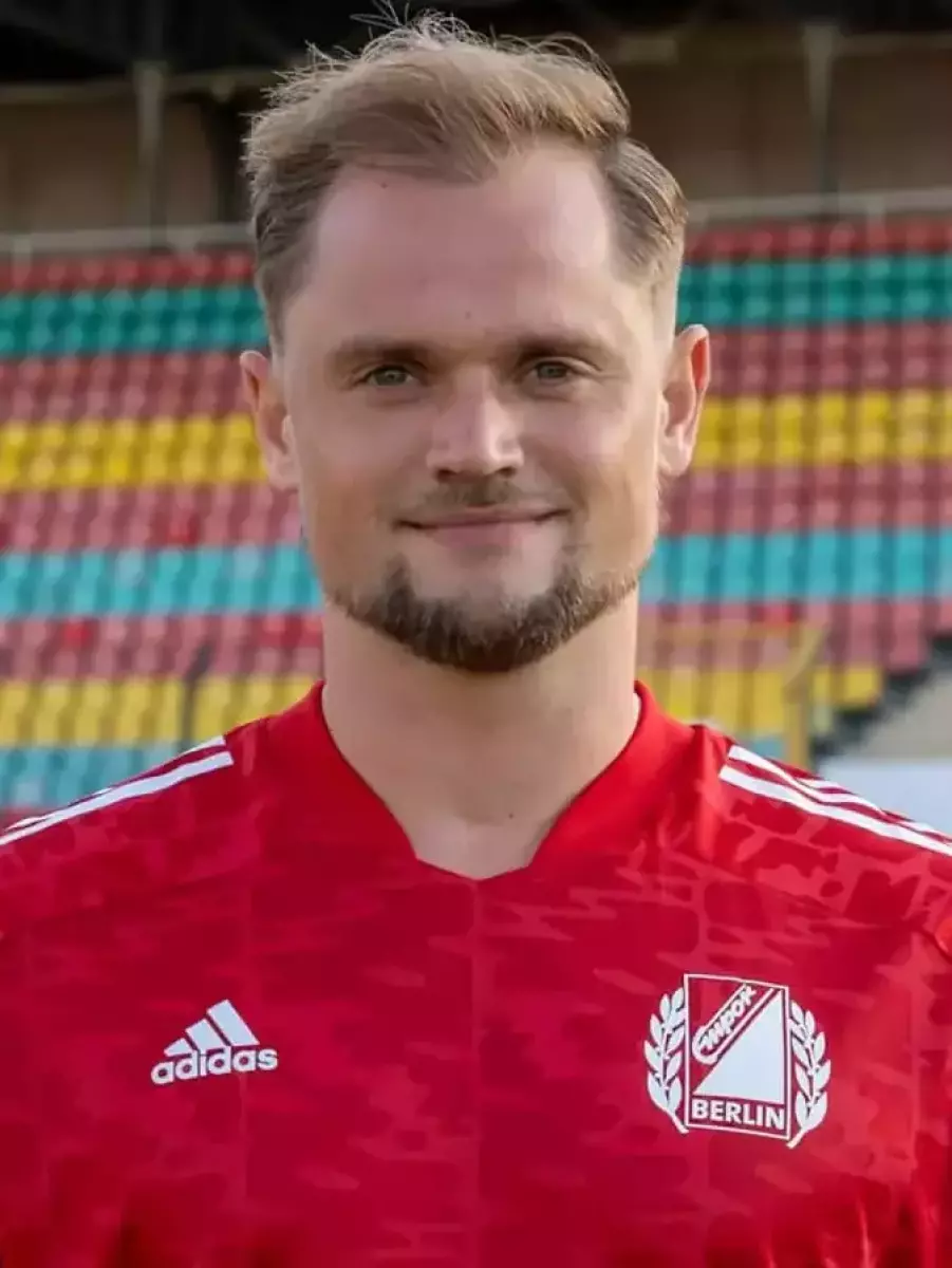 Волани Николай, Фото