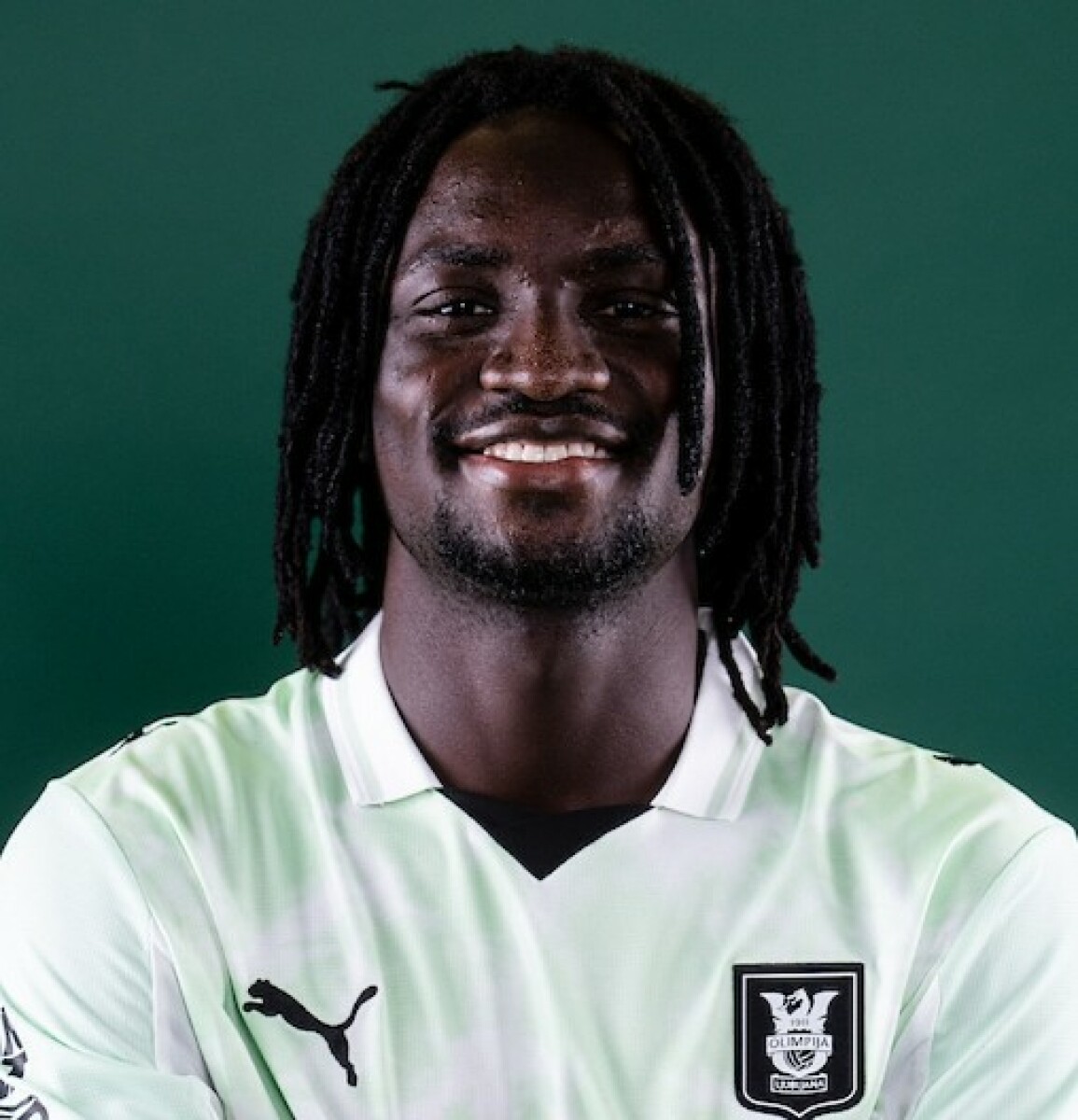 Агба Питер, Фото