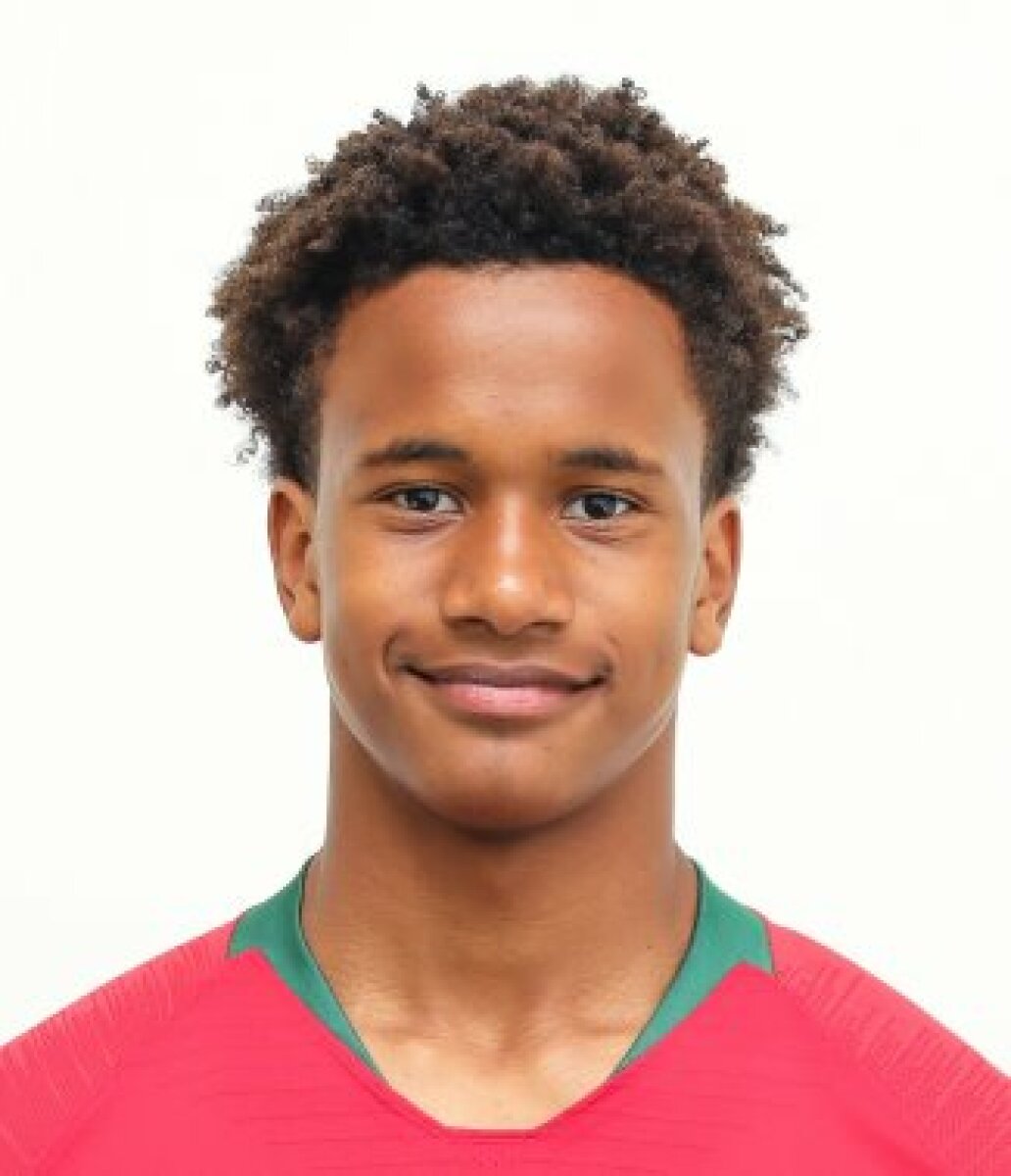 Карвалью Дос Анжуш Лукаш Родригеш, Фото